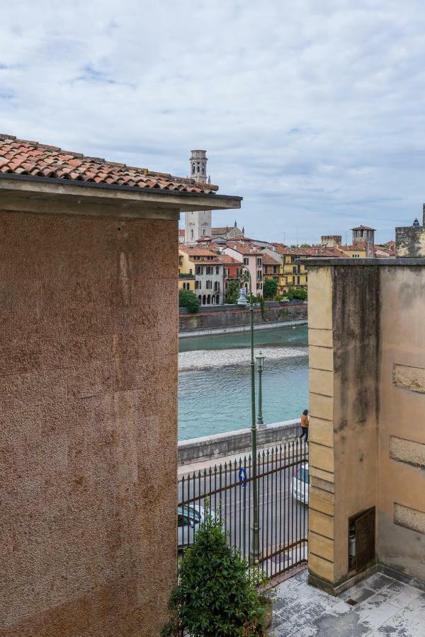 Domus Athesis Al Teatro Romano Верона Екстер'єр фото